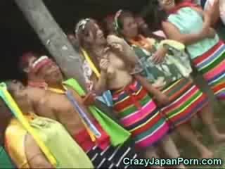 Japanisch im ein papuan tribe!