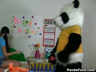 Panda gets jeune ado nana